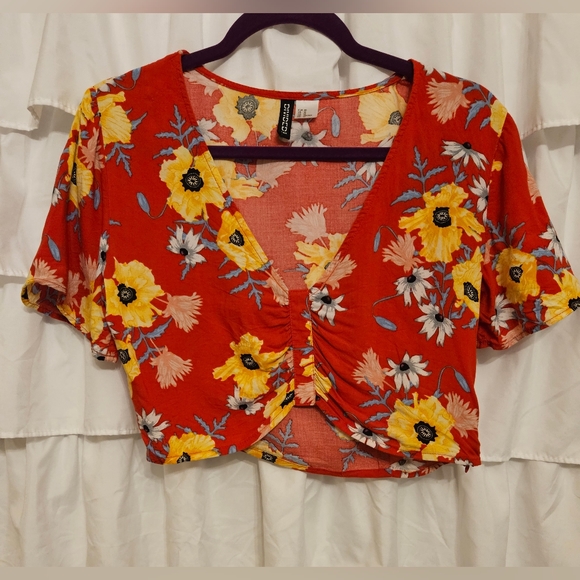 💵3/$20 Divided H&M Floral short-sleeved Crop Top Belly Shirt - Picture 12 of 13